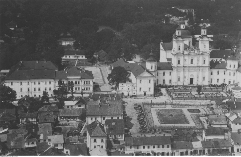 Jesuit collegium of the XVIII century (Cathedral of the Transfiguration) | Kremenets-Pochaiv DIAZ - Photo 6 Jesuit collegium of the XVIII century (Cathedral of the Transfiguration) - Photo 6