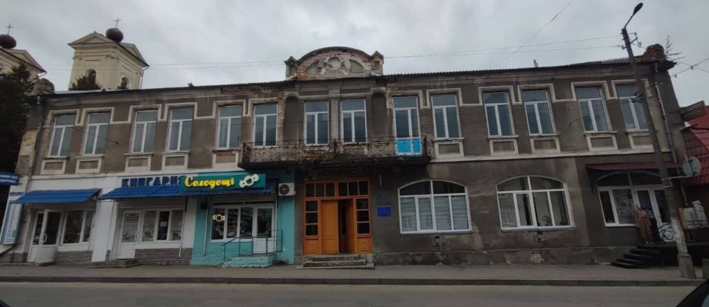 Administrative building of the XIXcentury/Tourism and information department of the Kremenets-Pochaiv Reserve | Kremenets-Pochaiv DIAZ - Photo 4 Administrative building of the XIXcentury/Tourism and information department of the Kremenets-Pochaiv Reserve - Photo 4